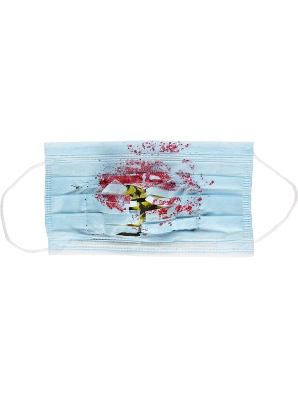 Verpleegsters mondmasker met bloed main product photo