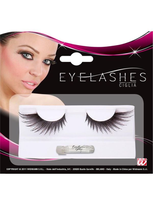 Zwarte schuine wimpers