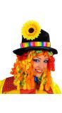 Clownshoed met zonnebloem en pruik