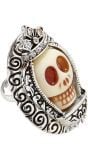 Witte halloween schedelring