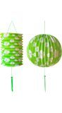 Groene papieren bal en lampion