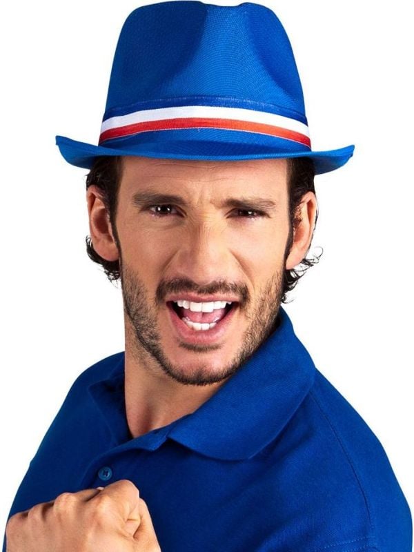 Blauwe fedora met franse vlag