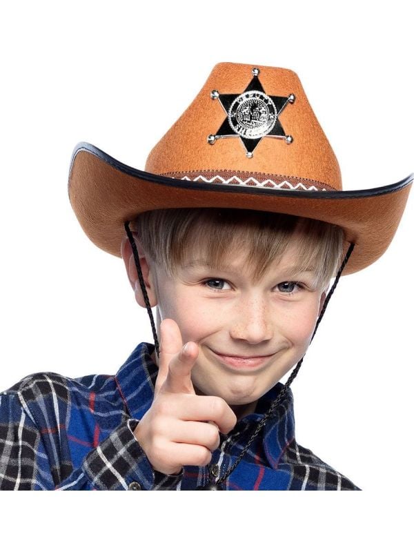 Junior sheriff hoed bruin