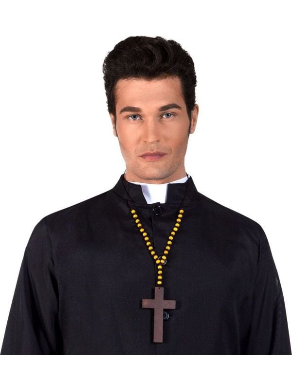 Ketting met houten priester kruis