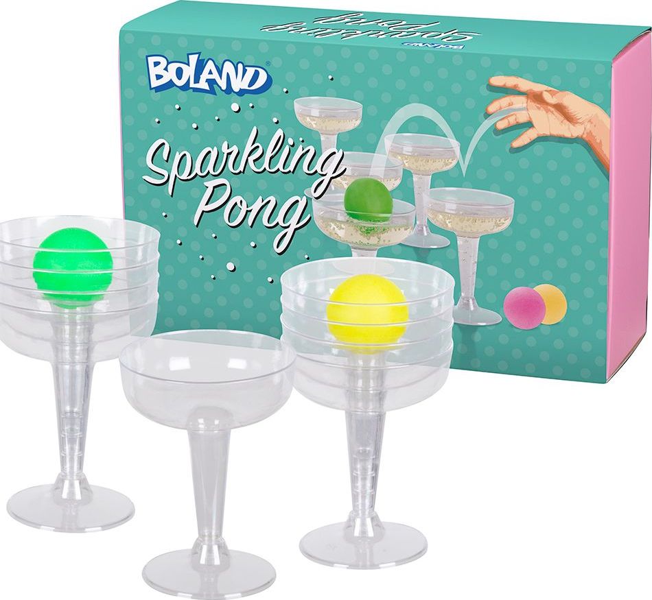 Bierpong spel met cocktailglazen
