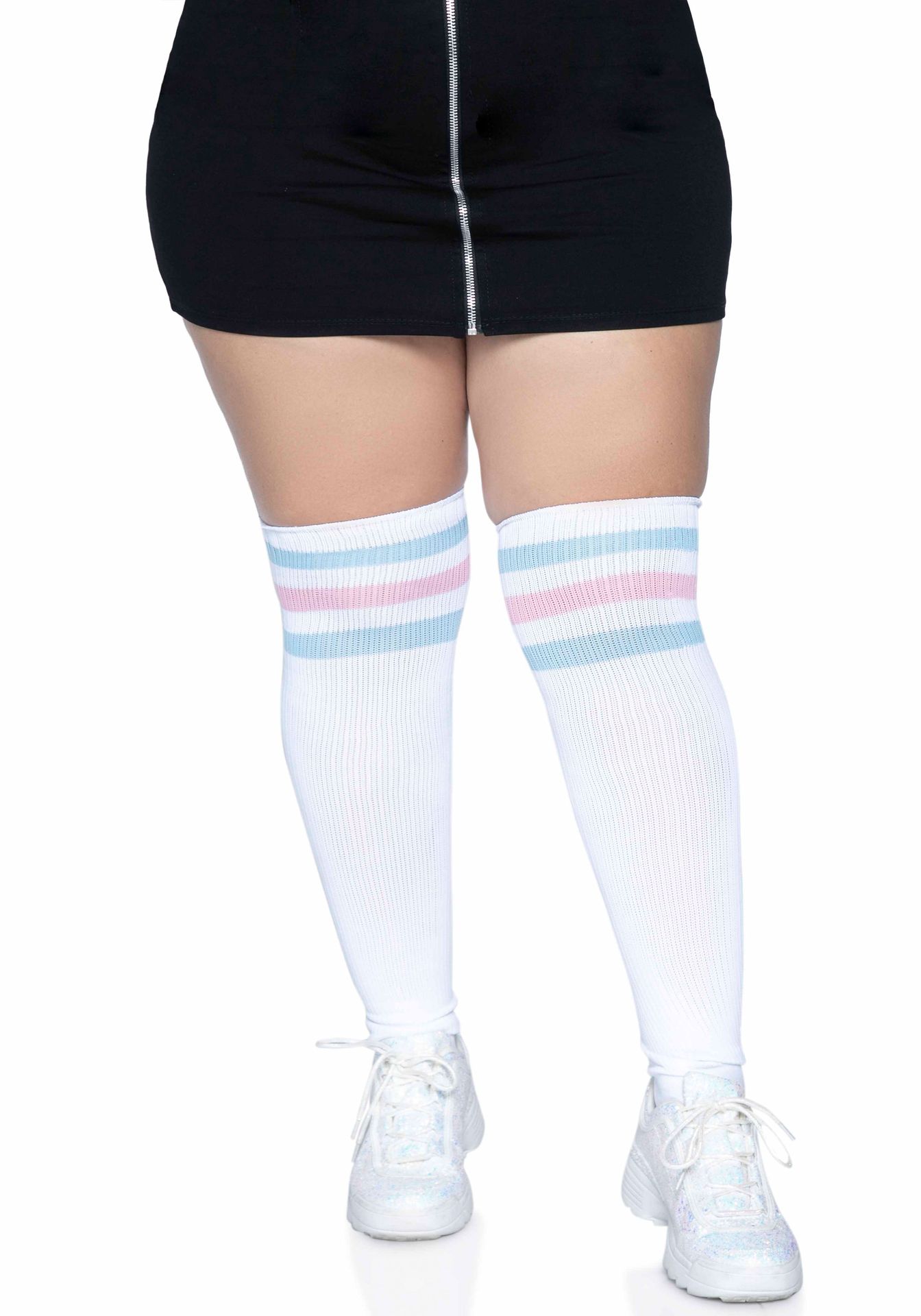 Plussize witte sportieve kousen met blauw roze strepen